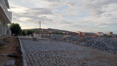 Photo of Maior Programa de Obras: Prefeito Divaldo Dantas faz historia e estar realizando calçamentos em mais de 20 ruas de Itaporanga.