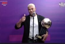 Photo of Hulk recebe prêmio de melhor jogador e domina festa da Bola de Prata