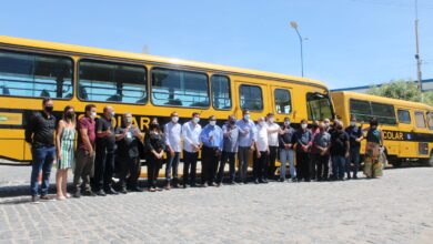 Photo of Prefeitura entrega três novos ônibus acessíveis para o transporte escolar de Itaporanga