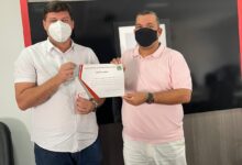 Photo of Taciano recebe certificado de reconhecimento do CREF pelos trabalhos em defesa da classe dos educadores físico