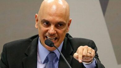 Photo of Alexandre de Moraes proíbe porte de armas no DF