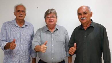 Photo of Prefeito de Santa Luzia e lideranças do MDB declaram apoio à reeleição do governador João Azevêdo