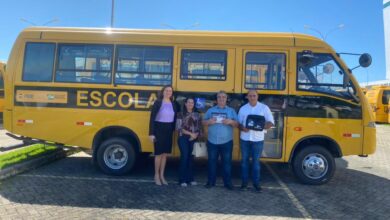 Photo of Prefeito Divaldo Dantas recebe dois ônibus escolar 0 km do Governador João  Azevedo