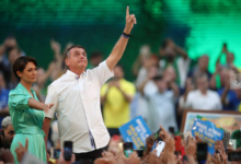 Photo of Bolsonaro, oficializado candidato a reeleição e o ex-ministro da Defesa Braga Netto, vice.