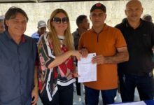 Photo of ASSISTA: Prefeito Divaldo Dantas assina a maior ordem de serviço para obras de drenagem e pavimentação no loteamento Paullos