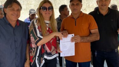 Photo of ASSISTA: Prefeito Divaldo Dantas assina a maior ordem de serviço para obras de drenagem e pavimentação no loteamento Paullos