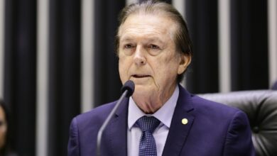 Photo of Ex-presidente de partido que elegeu Bolsonaro sai de disputa para apoiar Lula