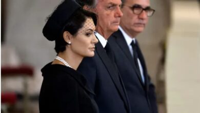 Photo of Bolsonaro vai a velório e presta homenagem à rainha Elizabeth II em Londres