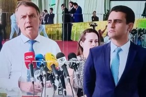 Photo of Prefeito de Maceió deixa PSB para apoiar Jair Bolsonaro no 2º turno