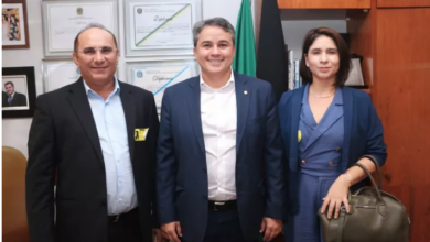 Photo of Efraim Filho recebe Prefeito Divaldo Dantas em Brasília, agradece votação e garante emendas para Itaporanga