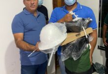 Photo of ASSISTA: Eletricistas da Prefeitura de Itaporanga recebem novos Equipamentos de Proteção Individual