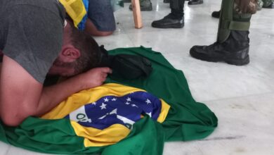 Photo of Exército prende manifestantes que estão no Palácio do Planalto