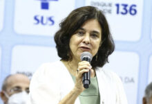 Photo of Ministra da Saúde revoga portaria sobre aborto que facilitava identificação de autor de estupro