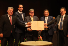 Photo of João Azevêdo e Lucas Ribeiro tomam posse como governador e vice-governador da PB