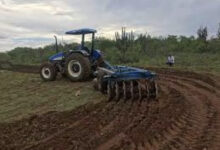 Photo of Prefeitura de Itaporanga assegura 100% de corte de terras para agricultores do município