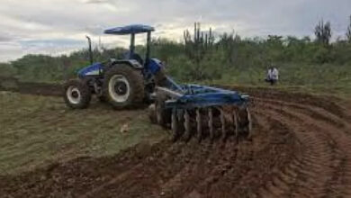 Photo of Prefeitura de Itaporanga assegura 100% de corte de terras para agricultores do município