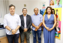 Photo of Em reunião com secretário de saúde, Divaldo e Calina Dantas cobram agilidade na solução dos problemas do Hospital de Itaporanga