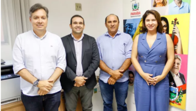 Photo of Em reunião com secretário de saúde, Divaldo e Calina Dantas cobram agilidade na solução dos problemas do Hospital de Itaporanga