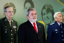 Photo of Lula articula regra para vetar militares de disputarem eleição ou se tornarem ministros