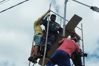 Photo of Eletricista sofre descarga elétrica em poste público no Vale do Piancó