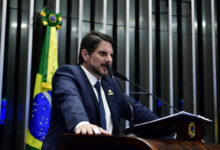 Photo of Após passar mal, Marcos do Val decide que deixará de atuar em CPI do 8 de janeiro