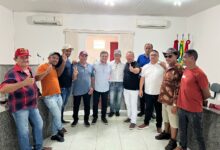 Photo of Oposição se unem com o apoio do deputado estadual Gilbertinho e lança o nome de Cicero de Arlete para prefeito em Nova Olinda