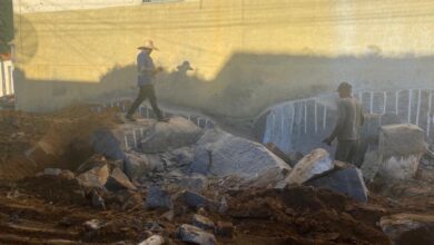 Photo of Prefeitura de Itaporanga realiza trabalhos para retirada de pedra ‘gigante’ no centro da cidade