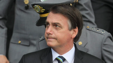 Photo of Ninguém tentou me convencer a dar um golpe, diz Bolsonaro