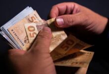 Photo of Salário mínimo e aposentadorias terão ao menos 4,4% de aumento em 2024