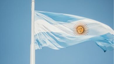 Photo of Argentina anuncia congelamento de preços de combustíveis até a eleição