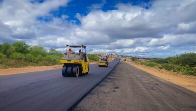 Photo of Júnior Araújo comemora obra de pavimentação asfáltica em Cajazeiras