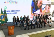 Photo of Governo Lula anuncia internet para mais de 1,6 mil escolas na Paraíba
