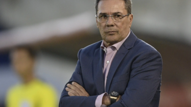 Photo of Corinthians anuncia a demissão do técnico Vanderlei Luxemburgo
