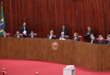 Photo of TSE suspende julgamento de Bolsonaro por abuso de poder nas eleições