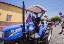 Photo of Deputados Júnior Araújo e Murilo Galdino promovem doação de trator para Associação Rural de Cajazeiras