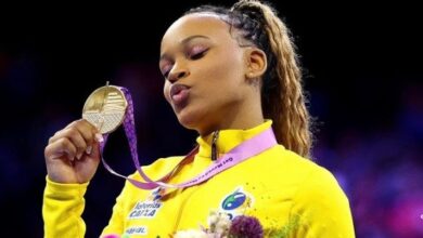 Photo of Rebeca Andrade supera Simone Biles e é bicampeã mundial do salto na Bélgica