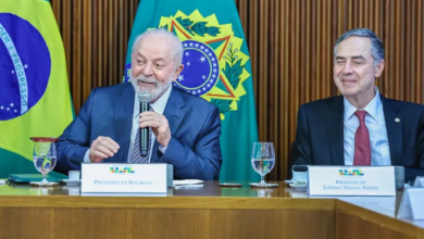 Photo of Lula e Barroso se reúnem após aprovação de PEC que limita decisões do STF; Encontro ocorreu no Planalto e não estava previsto na agenda