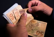 Photo of Salário mínimo de R$ 1.412 começa a valer a partir desta segunda-feira