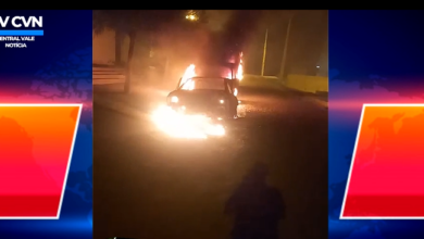 Photo of ASSISTA: Dupla ateia fogo em dois carros em Itaporanga