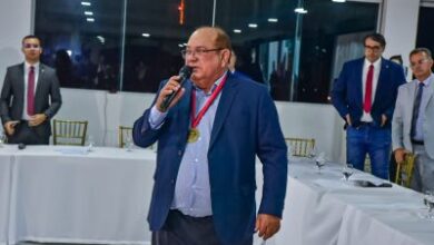 Photo of ALPB concede medalha Epitácio Pessoa ao ex-deputado Djaci Brasileiro durante sessão itinerante em Itaporanga