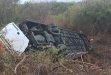 Photo of Ônibus tomba e deixa cerca de 13 pessoas feridas no Sertão da Paraíba