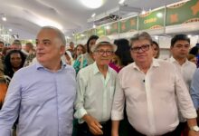 Photo of Chico Lopes acompanha o Ministro Márcio França e  o Governador João Azevedo à abertura do Salão de Artesanato Paraibano.