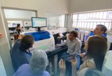 Photo of Hospital Distrital de Itaporanga realiza capacitação para o manuseio de equipamentos laboratoriais