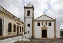Photo of Igrejas são mais que o dobro de escolas e hospitais, diz IBGE
