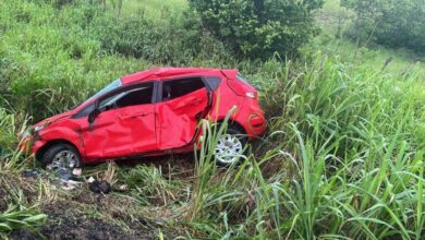 Photo of Três pessoas morrem atropeladas após tentar ajudar motorista que capotou carro na BR-230, na Paraíba