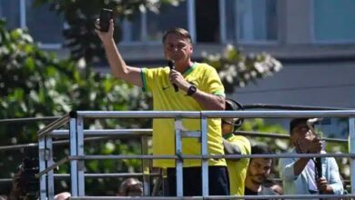 Photo of Rede Globo muda o tom com Bolsonaro e mostra no Fantástico o ato no RJ, que chamou de manifestação pacífica pela democracia e liberdade