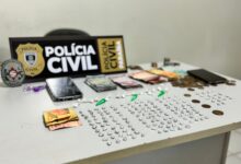 Photo of Em Piancó, Polícia Civil prende suspeitos de tráfico, apreende arma, drogas, dinheiro e telefones