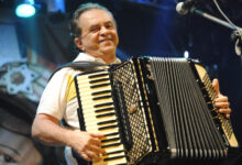 Photo of Música ‘Tareco e Mariola’, cantada por Flávio José, é trilha sonora da novela ‘No Rancho Fundo’