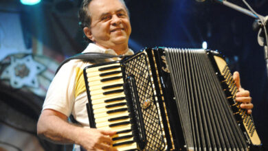 Photo of Música ‘Tareco e Mariola’, cantada por Flávio José, é trilha sonora da novela ‘No Rancho Fundo’