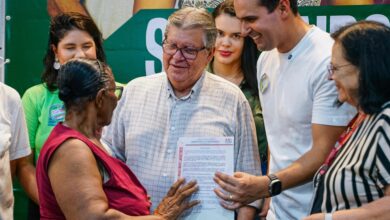 Photo of Ao lado de João Azevêdo, Lucas Ribeiro percorre cinco cidades do Sertão entregando obras e ouvindo demandas da população no Orçamento Democrático